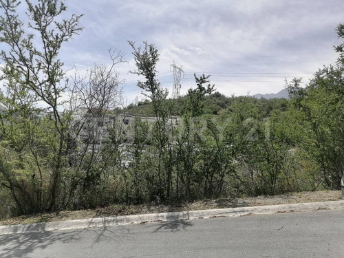 Terreno En Venta En Col. Bosques De Valle Alto En Monterrey