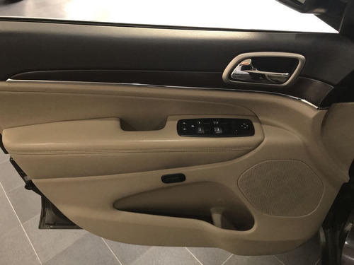 Imagen 13 de 15 de Jeep Grand Cherokee 2017 3.6 V6 Limited Lujo 4x2 At