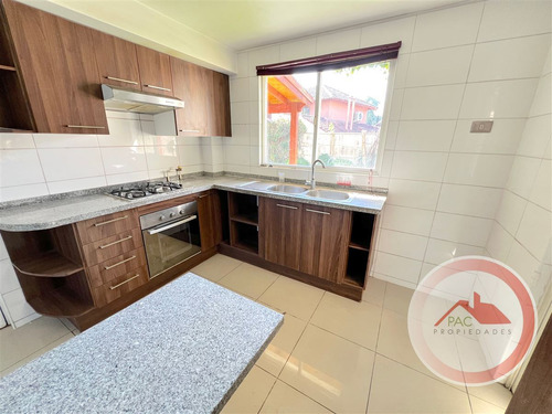 Tu Nuevo Hogar Te Espera! Con Amplio Patio Y En Condominio.