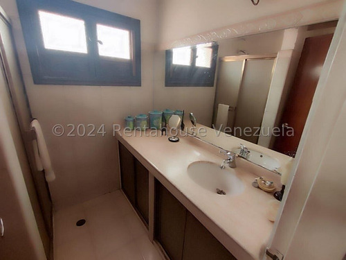 Maria Elena Latouche Te Ofrece En Alquiler Casa Quinta.cuenta Con Planta Electrica Y Excelente Ubicacion. Mels 25-464