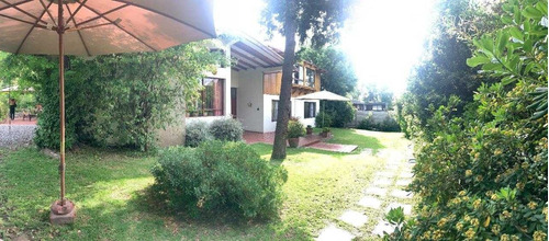 Casa En Gran Terreno De 1.563 M2, Ideal Para Remodelar. 