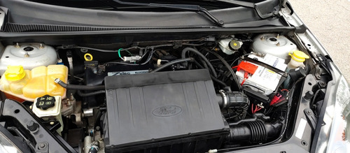 Imagen 6 de 25 de Ford Fiesta Max One Ambiente Plus Año 2012