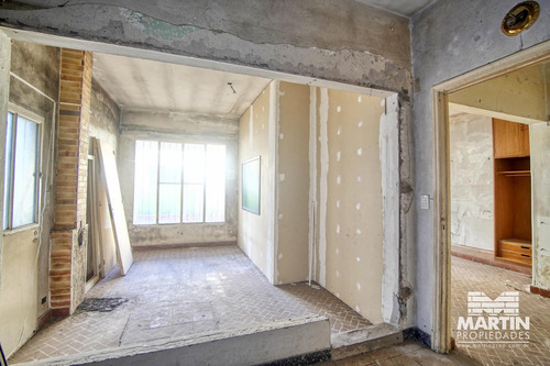 Casa A Reciclar De 277 M2.