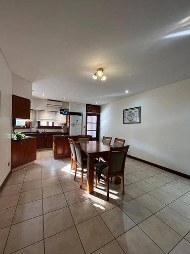 Casa En Inmejorable Zona!!