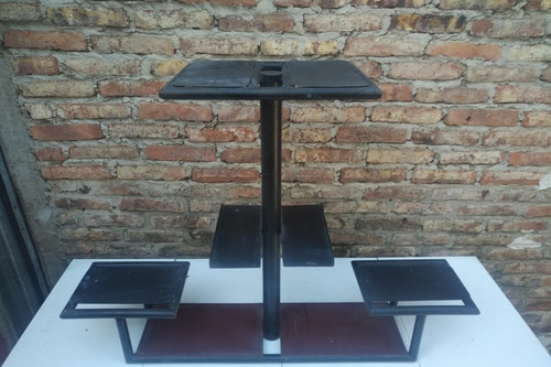 Mesa De Hierro Para Equipo De Música. (Usado)