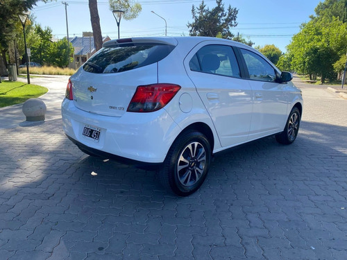 Imagen 2 de 11 de Vendo - Financio Chevrolet Onix Ltz 2015 Full