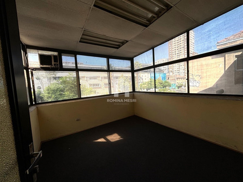 Casa En Arriendo De 4 Dorm.metro Irarrazaval, Ñuñoa