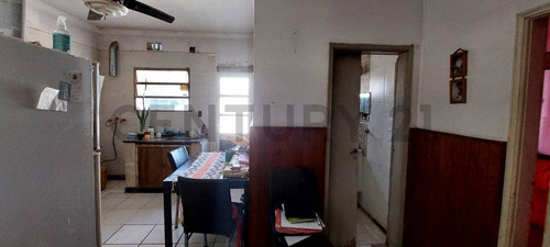 Pse Vende De Casa Interna, Sobre Av 7 De Marzo, Santo Tome, Dos Dormitorios, Living, Cocina-com...
