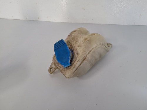 Deposito De Chisgueteros Volkswagen Pointer 2008 (Usado)