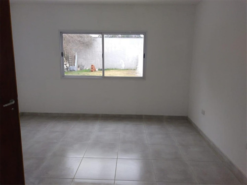 Casa De 4 Ambientes Con Piscina En Venta