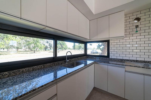 Casa De 4 Ambientes En Venta En Mirabosques, Los Cardales.