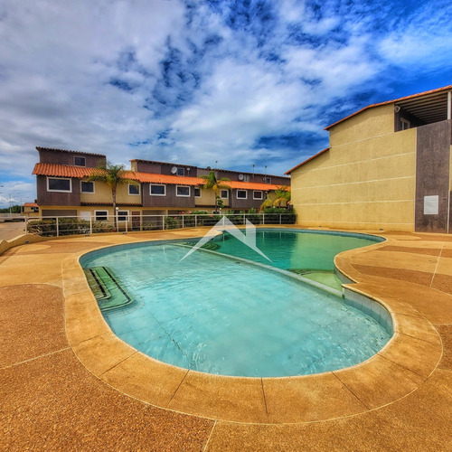Imagen 10 de 12 de Townhouse En Venta C.r Brisas De La Romanza - Nueva Barcelon
