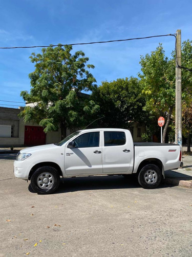 Toyota Hilux 2.5 Cab Doble 4x2 2010