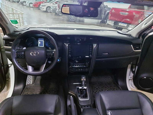 Imagem 5 de 7 de Toyota Sw4 Dsl 4x4 Srx At 7s Diesel 2021