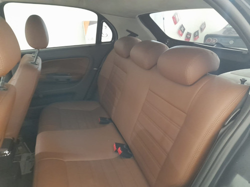 Imagem 14 de 16 de Volkswagen Gol Completo 2015