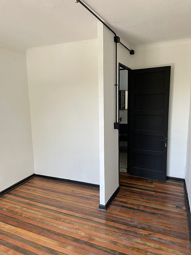 Arriendo Casa Remodelada En Comuna De Santiago