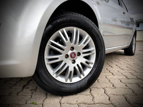 Imagem 11 de 11 de Fiat Linea 1.8 Essence 16v Flex 4p Manual