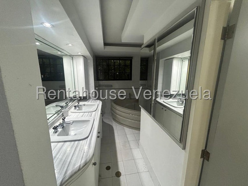 Amplio Apartamento En Alquiler En Alto Hatillo #25-13619 Josmary Sanjuan