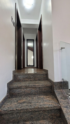 Townhouse En Naguanagua Urb. Tazajal Res. Altos De Monte Alegre Country - Rc
