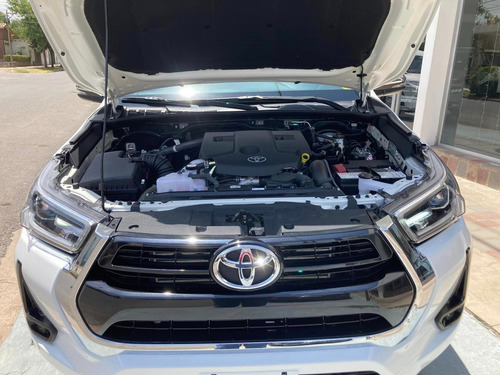 Imagen 12 de 16 de Toyota Hilux D/c 2.8 Tdi Srv M/t 4x2 0km My2022