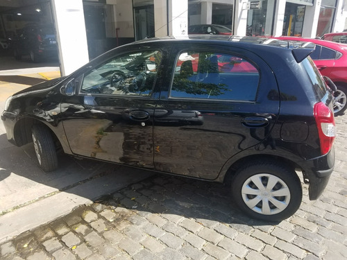 Toyota Etios 1.5 Xs 5 Puertas Muy Bueno! (aes)