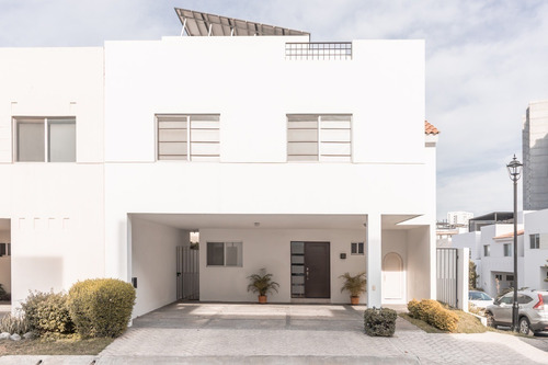 Casa En Venta Col. Ventanas A La Huasteca.