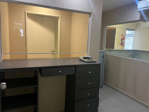 Alquiler Oficina Microcentro Con Dos Cocheras