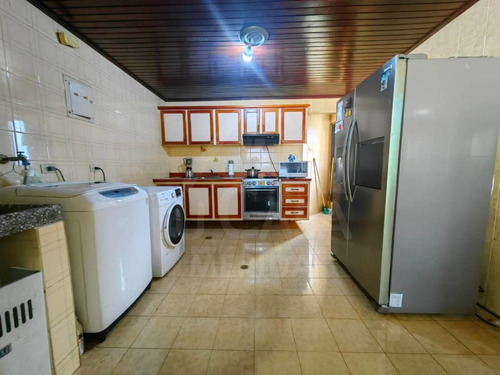 Amplio Apartamento Av Andrés Bello