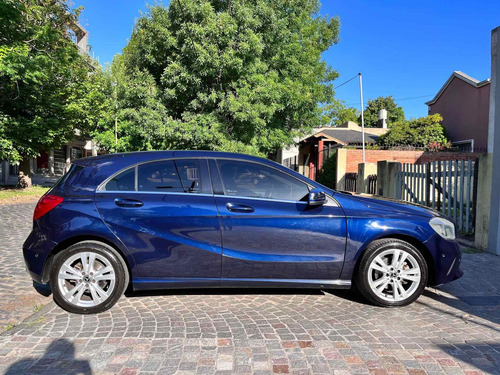 Imagen 4 de 8 de Mercedes-benz Clase A 2017 1.6 A200 Urban 156cv