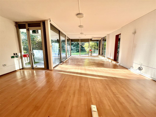 Casa En Venta En Vitacura / Jacques Cazotte