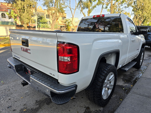 GMC Sierra 5.4 Cabina Regular Sle 4x4 At