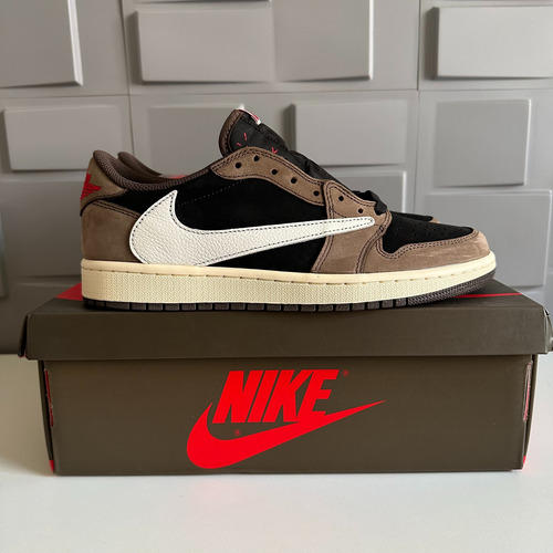 Tenis Air Jordan 1 Low Travis Scott Mocha 41 (Usado)