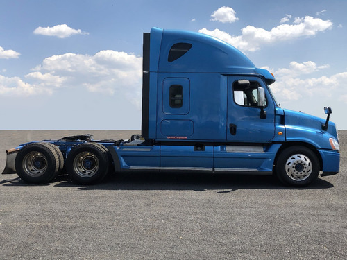 Imagen 3 de 10 de Tractocamión Freightliner Cascadia 2014 Seminuevo