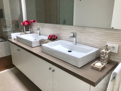 Imagen 17 de 26 de Casa En Mansa,barrio Privado, Punta Del Este, 4 Dormitorios Y Piscina Climatizada.