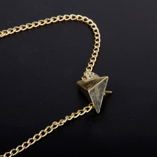 Broche De Triángulo Dorado Con Cadena De Cuello De Camisa