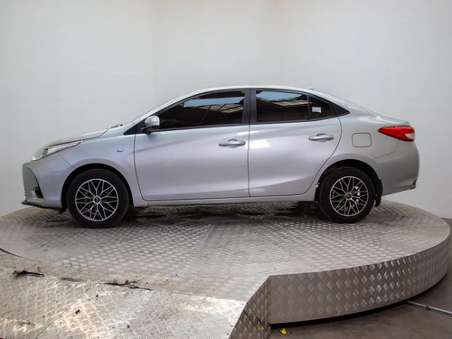 Toyota Yaris 1.5 Sedan Gli E Mt 2022