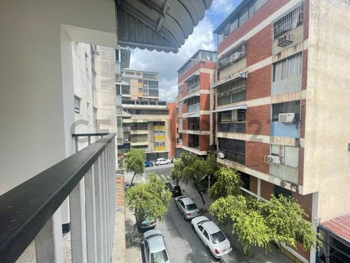 Vendo Apartamento Chacao, Excelente Ubicacion