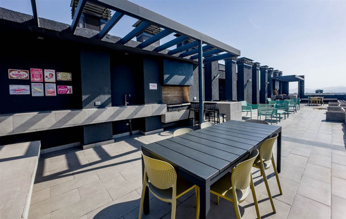 Estudio En Venta De 1 Dorm + 1 Baño. En Santiago