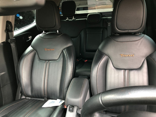 Imagem 11 de 14 de Fiat Toro Volcano Diesel 2021