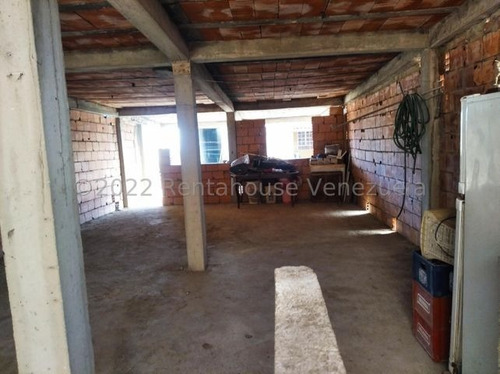 Imagen 22 de 30 de Casas En Venta La Puerta Cabudare Cod # 23-12696. Ideal Para Remodelar A Tu Gusto! Asesor Inmobiliario Katty Vasquez 412-1498654. Pide Tu Cita! Excelente Oportunidad De Negocio!