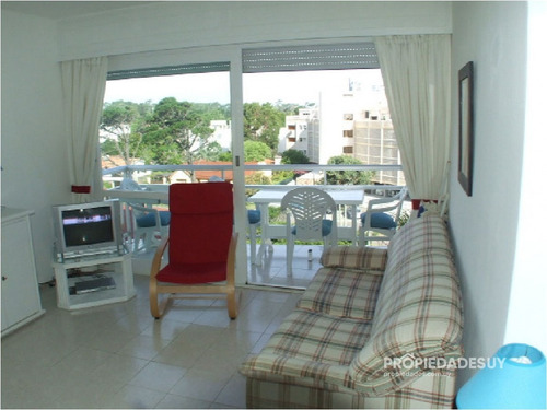Departamento En Primera Linea De Playa Mansa- Ref: 804