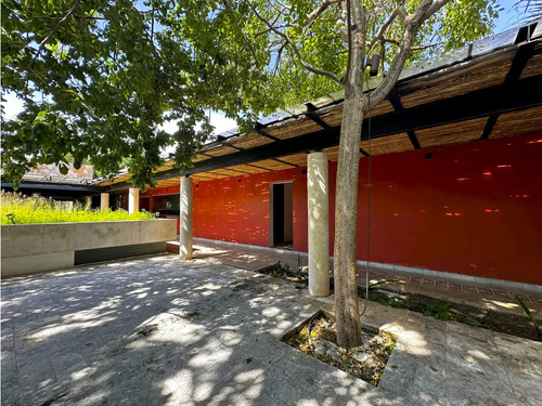 Venta, Propiedad En Avenida Cámara De Comercio, Ideal Para Negocio
