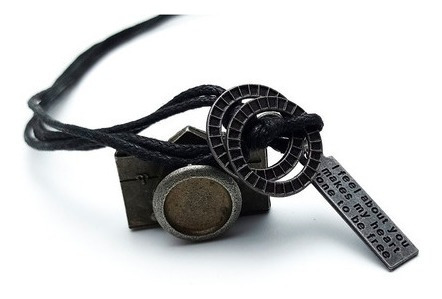 Collar Camara Vintage + Estuche Dayoshop