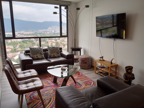 Apartamento Vista Exterior Piso 22 Con Ascensor Se Vende. Norte De Bogotá.