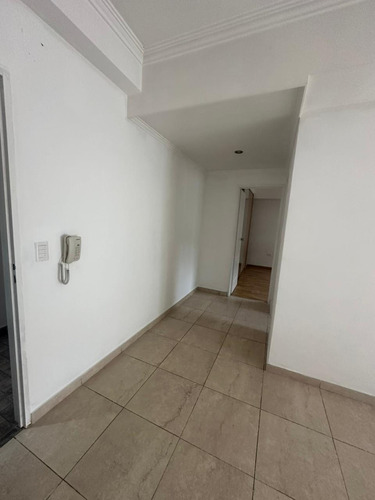 Venta Depto 2 Amb Con Patio De 25 Mts - Caseros