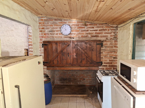 Lr Propiedades Vende En Barrio Semi Privado El Pinar Acera Norte (barrio Jardín)