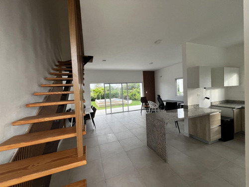Casa En Venta En Vista Cana, Punta Cana, 130m2