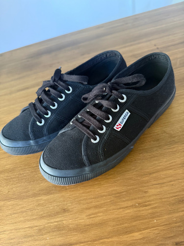 Zapatillas Superga, Negras, Talle 37. Usadas, Como Nuevas! (Usado)