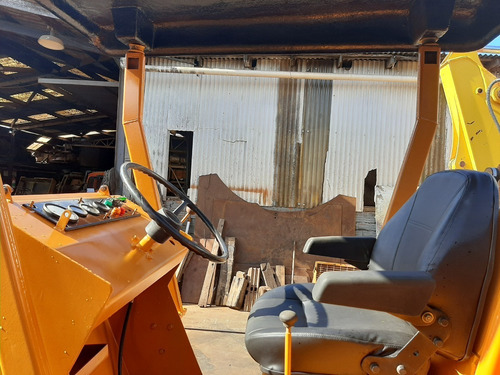 Imagem 6 de 6 de Rolo Compactador Tema Terra Spv-68 Emplacado