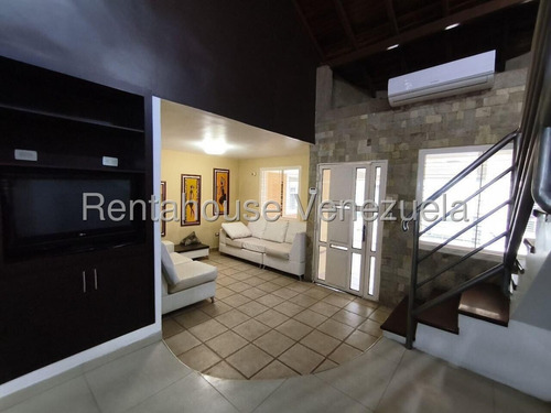 Exclusiva Casa Quinta De Lujo En Alquiler En La Mantuana Turmero Terraza Jacuzzi Sauna Parrilla Estef 25-17350